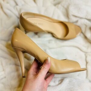 Nine West Tan Heels Size 9